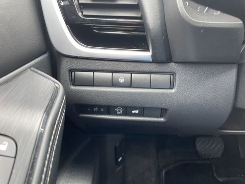 Used 2023 Nissan Rogue SL w/ SL Premium Package image 26