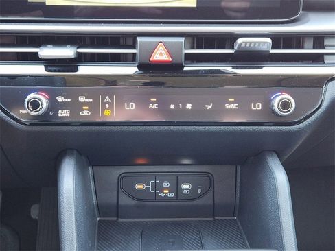 New 2026 Kia Sportage EX w/ EX Panorama Roof Package image 14