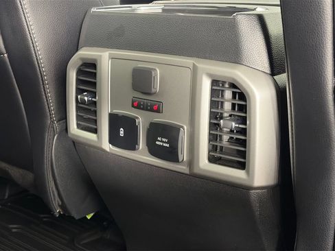 Used 2021 Ford F250 Lariat w/ Lariat Ultimate Package AWD/4WD image 31