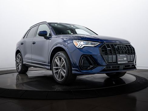 Certified 2025 Audi Q3 2.0T Premium w/ Convenience Package image 1