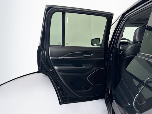 Used 2023 Jeep Grand Cherokee 4WD 4xe image 27