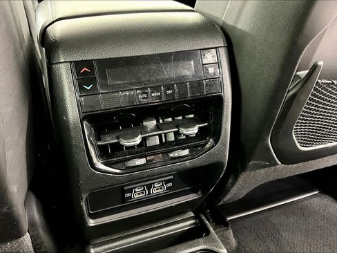 Used 2023 Jeep Grand Cherokee L Laredo AWD/4WD image 10