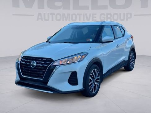 Used 2021 Nissan Kicks SV FWD image 1