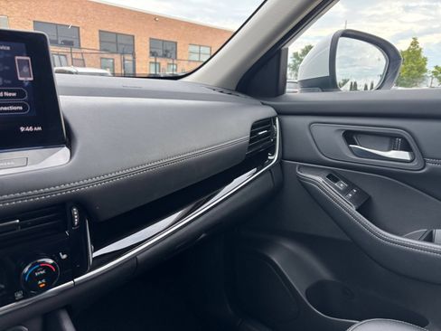 Used 2026 Nissan Rogue SL AWD/4WD image 33