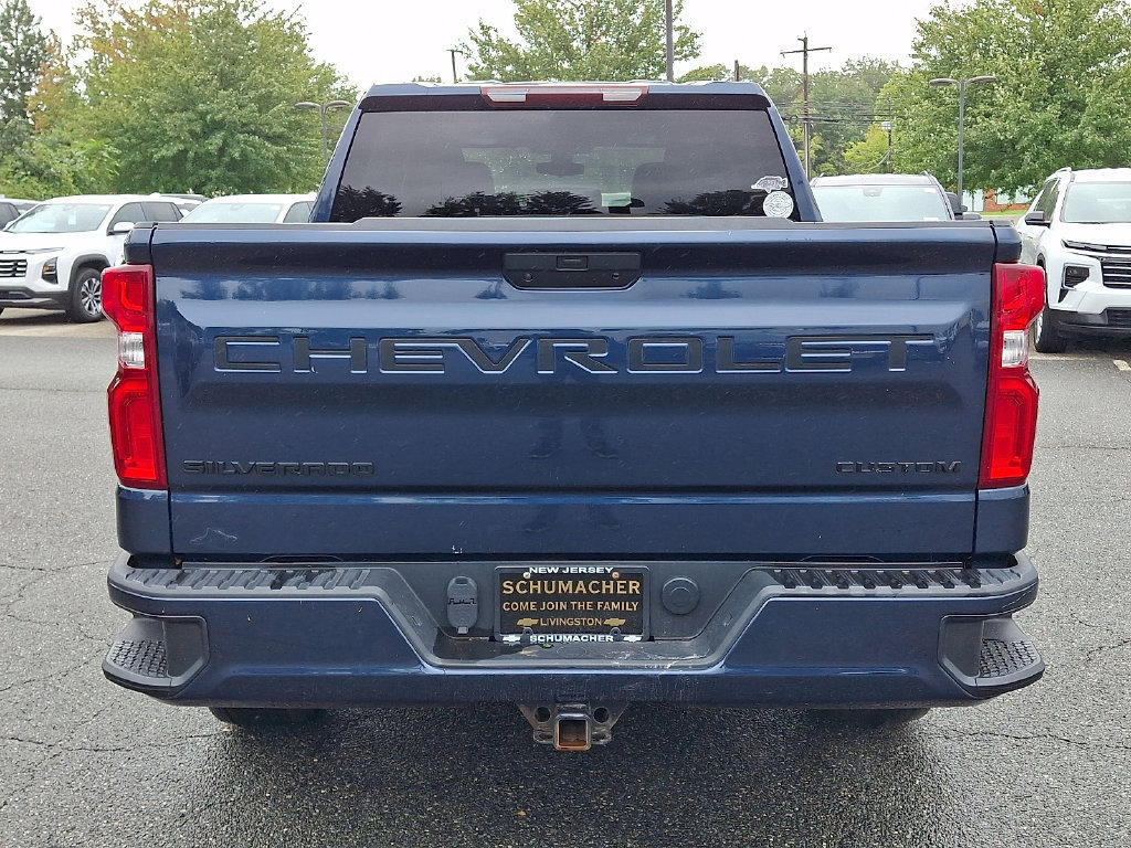 Certified 2022 Chevrolet Silverado 1500 Custom w/ LPO, Dark Essentials Package AWD/4WD image 5