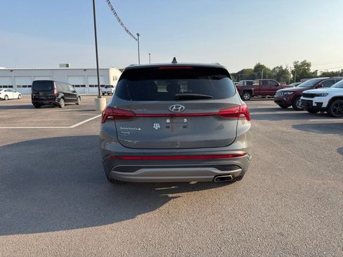 Used 2022 Hyundai Santa Fe SE FWD image 5