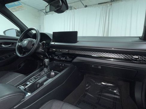 Used 2023 Honda Accord Sport image 11