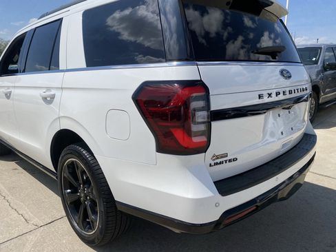 Used 2023 Ford Expedition Limited AWD/4WD image 8