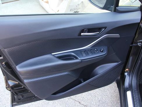 Used 2020 Toyota C-HR LE FWD image 16