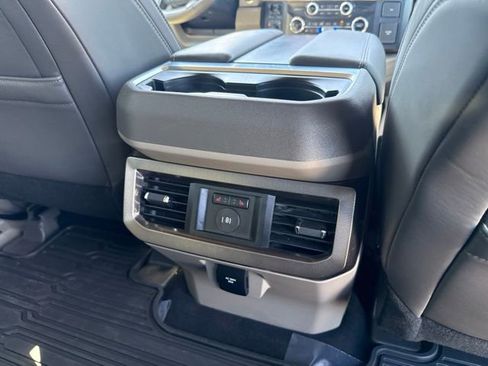 Used 2025 Ford F250 Platinum w/ Platinum Plus Package AWD/4WD image 30