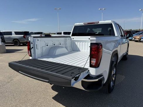 New 2026 GMC Sierra 1500 SLE image 28