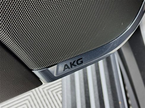 Used 2022 Cadillac Escalade ESV Sport Platinum w/ LPO, ONYX Package image 19