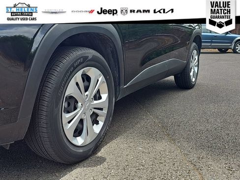 Used 2024 Chevrolet Trax LS FWD image 11