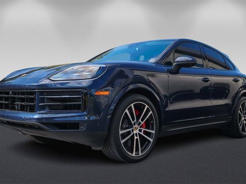 Used 2024 Porsche Cayenne S image 7