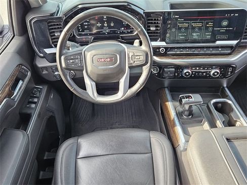 Used 2022 GMC Sierra 1500 Elevation w/ Elevation Premium Package image 7