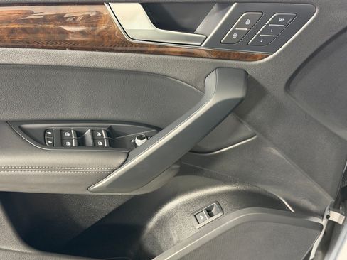 Used 2019 Audi Q5 2.0T Premium Plus w/ Premium Plus Package AWD/4WD image 13