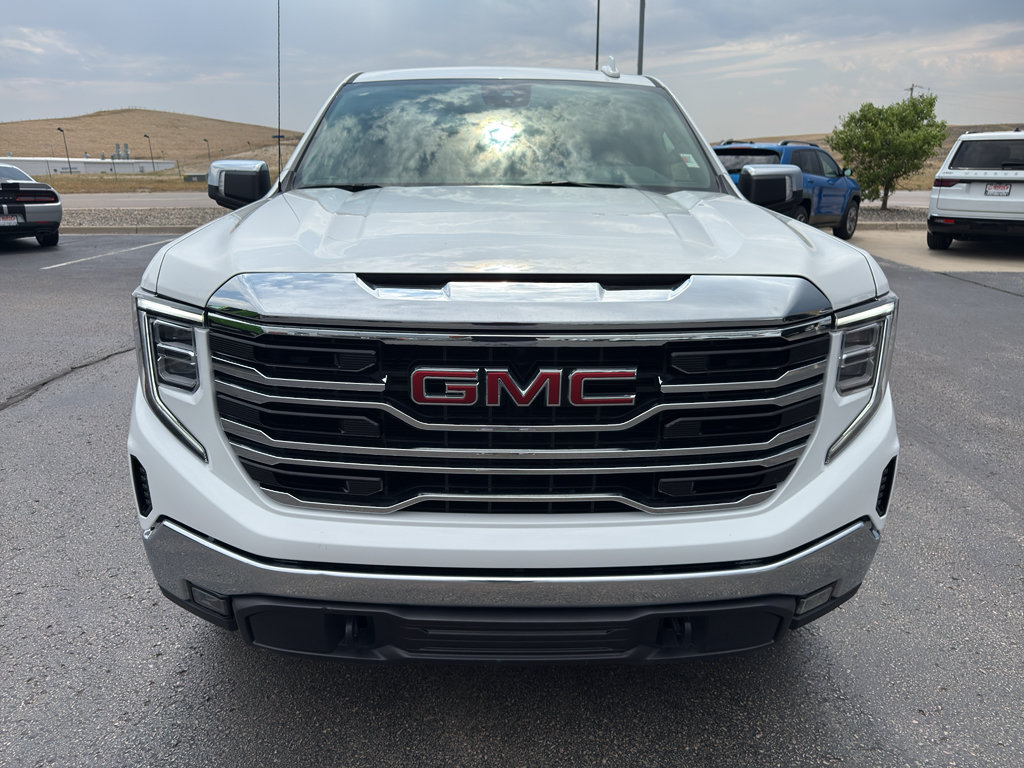 Used 2025 GMC Sierra 1500 SLT AWD/4WD image 2