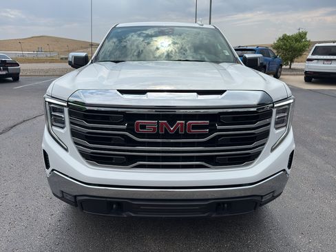 Used 2025 GMC Sierra 1500 SLT AWD/4WD image 2