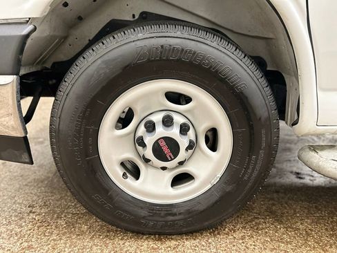 Used 2024 GMC Savana 2500 Work Van w/ Driver Convenience Package image 23