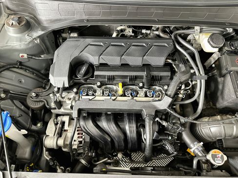 Used 2025 Hyundai Venue SEL FWD image 32