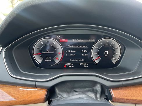 Used 2023 Audi Q5 2.0T Premium Plus w/ Premium Plus Package AWD/4WD image 17