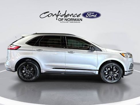 Certified 2024 Ford Edge SE w/ Black Appearance Package AWD/4WD image 10