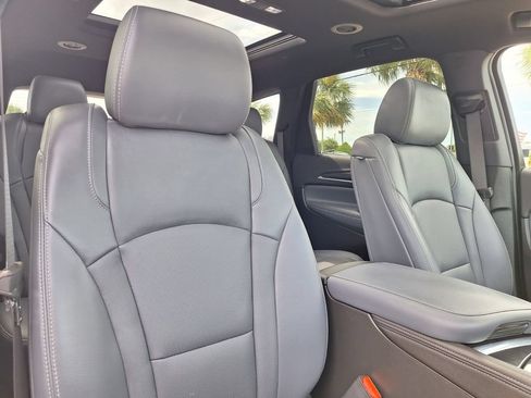 Used 2023 Buick Enclave Essence w/ Experience Buick Package FWD image 33