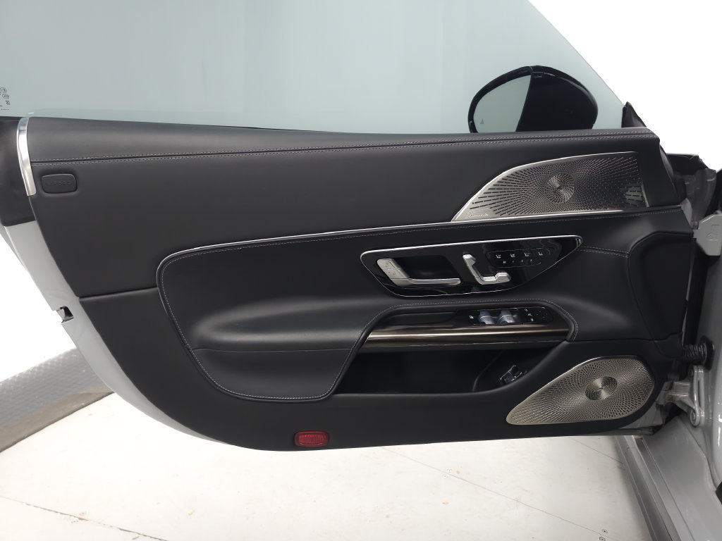Used 2022 Mercedes-Benz SL 63 AMG 4MATIC w/ AMG Aerodynamic Package image 6