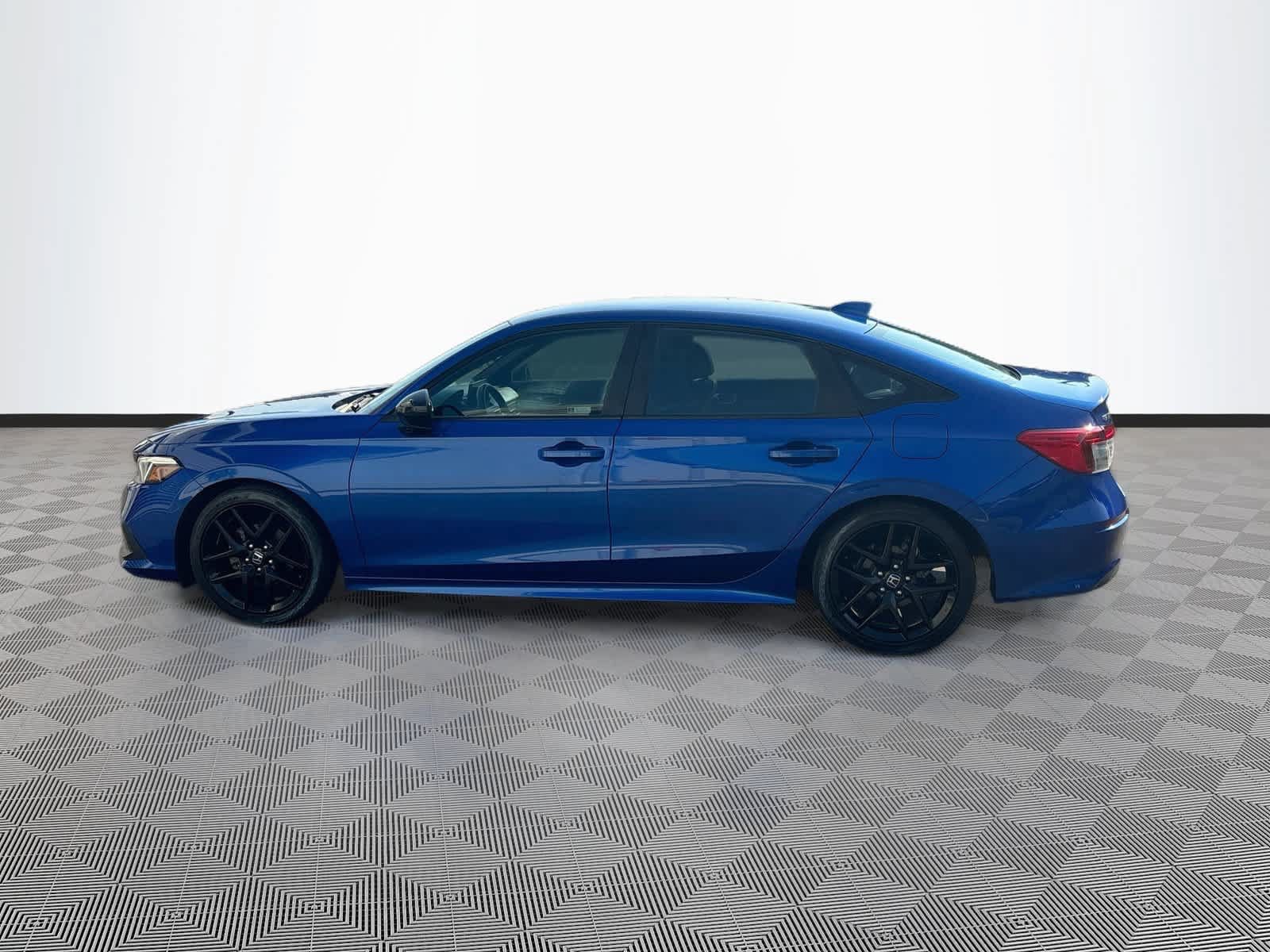 Used 2023 Honda Civic Sport image 8