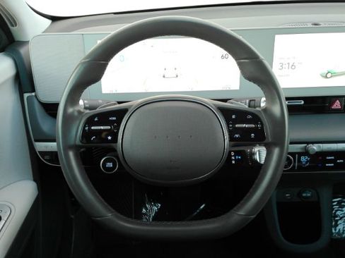 Used 2023 Hyundai Ioniq 5 SE image 29