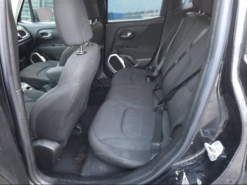 Used 2018 Jeep Renegade Latitude image 8