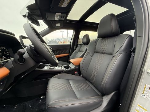 Used 2025 Mitsubishi Outlander SEL image 10