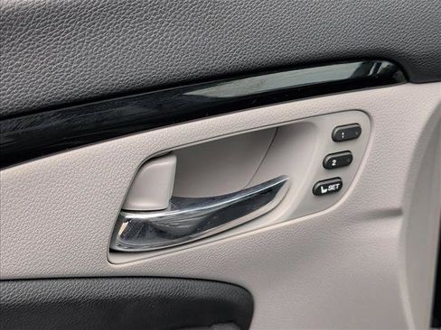 Used 2016 Honda Pilot Touring image 17