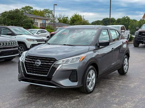 Used 2024 Nissan Kicks S FWD image 5
