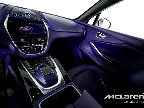 Used 2021 Aston Martin DBX image 15