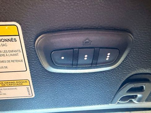 Used 2022 Jeep Wrangler Unlimited Rubicon w/ LED Lighting Group AWD/4WD image 30
