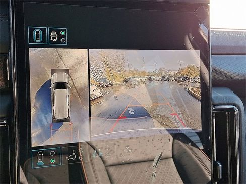 Used 2025 GMC Yukon AT4 w/ AT4 Premium Package image 18