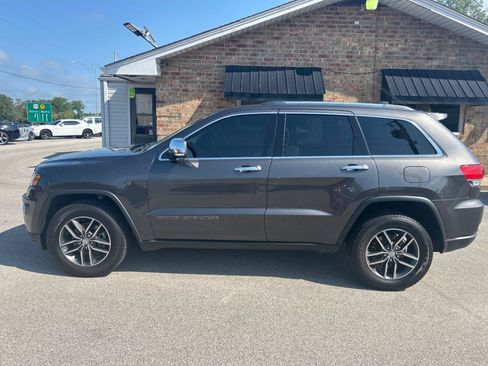 Used 2017 Jeep Grand Cherokee Limited w/ Luxury Group II AWD/4WD image 10