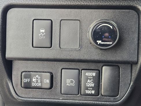 Used 2021 Toyota Tacoma TRD Sport w/ Technology Package AWD/4WD image 29