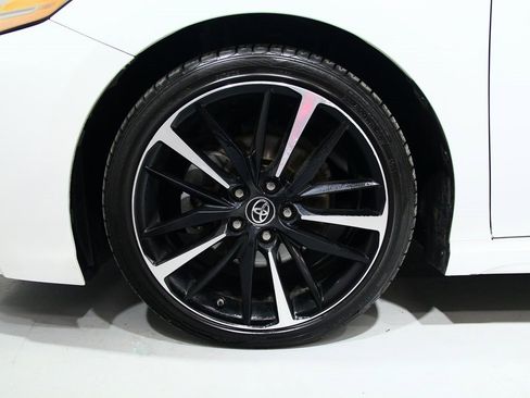 Used 2019 Toyota Camry XSE image 17