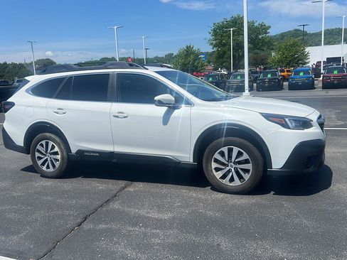 Used 2021 Subaru Outback Premium w/ Popular Package #1 AWD/4WD image 3