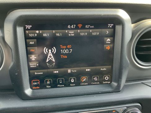 Used 2022 Jeep Wrangler Unlimited Sport image 36