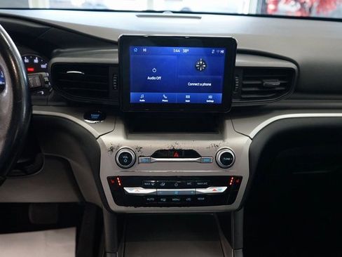 Used 2022 Ford Explorer XLT w/ Class IV Trailer Tow Package image 7