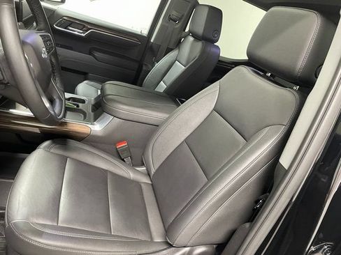 Used 2024 Chevrolet Silverado 1500 LT Trail Boss w/ Convenience Package II AWD/4WD image 12
