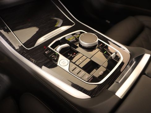 New 2026 BMW X5 xDrive50e w/ M Sport Package image 8