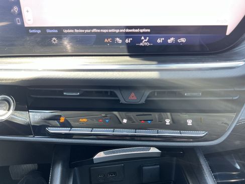 Used 2024 Buick Envision Preferred AWD/4WD image 21