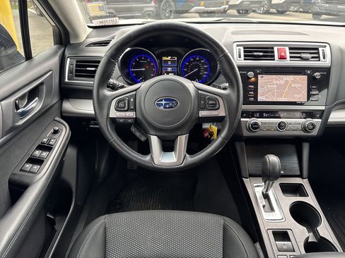 Used 2016 Subaru Outback 2.5i Premium image 11