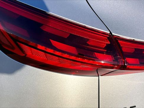 Used 2025 Audi Q5 Premium w/ Convenience Package image 27