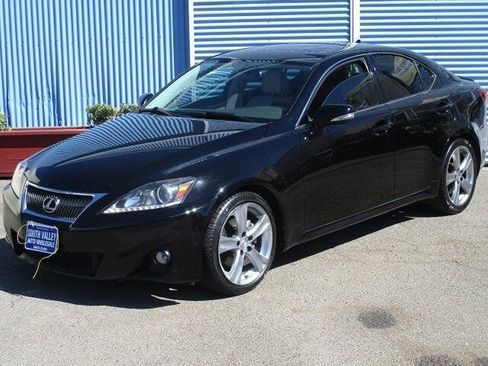 Used 2011 Lexus IS 250 w/ Premium Pkg Value Edition RWD image 2