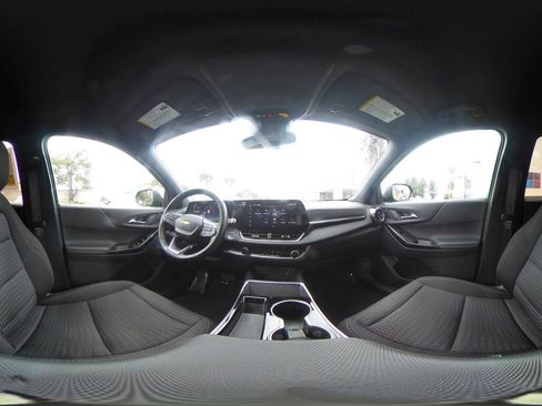 Used 2025 Chevrolet Equinox LT image 41